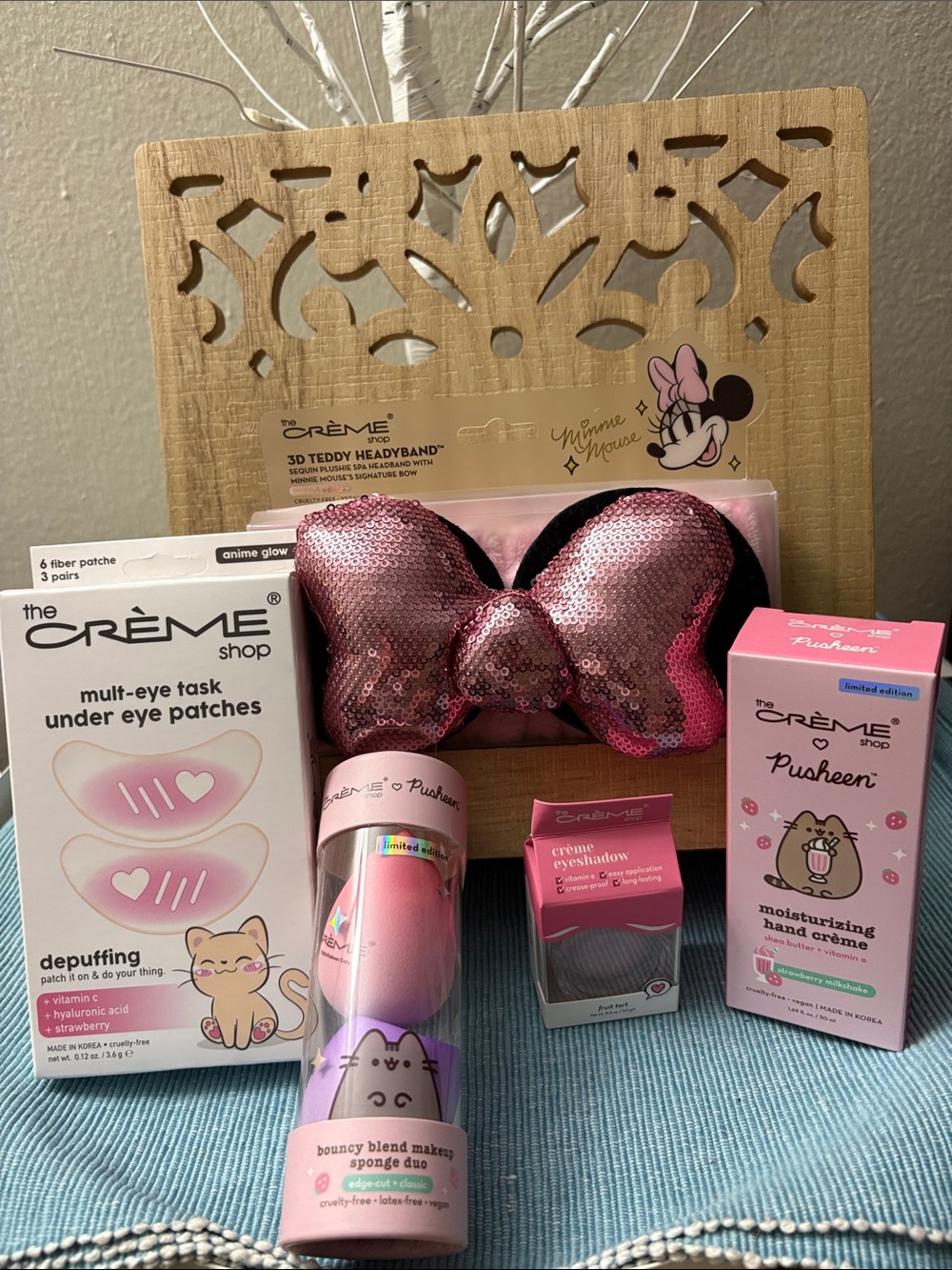 The Crème Shop Pink Sequin Bow Headband with Matching Pink Pusheen Accessories